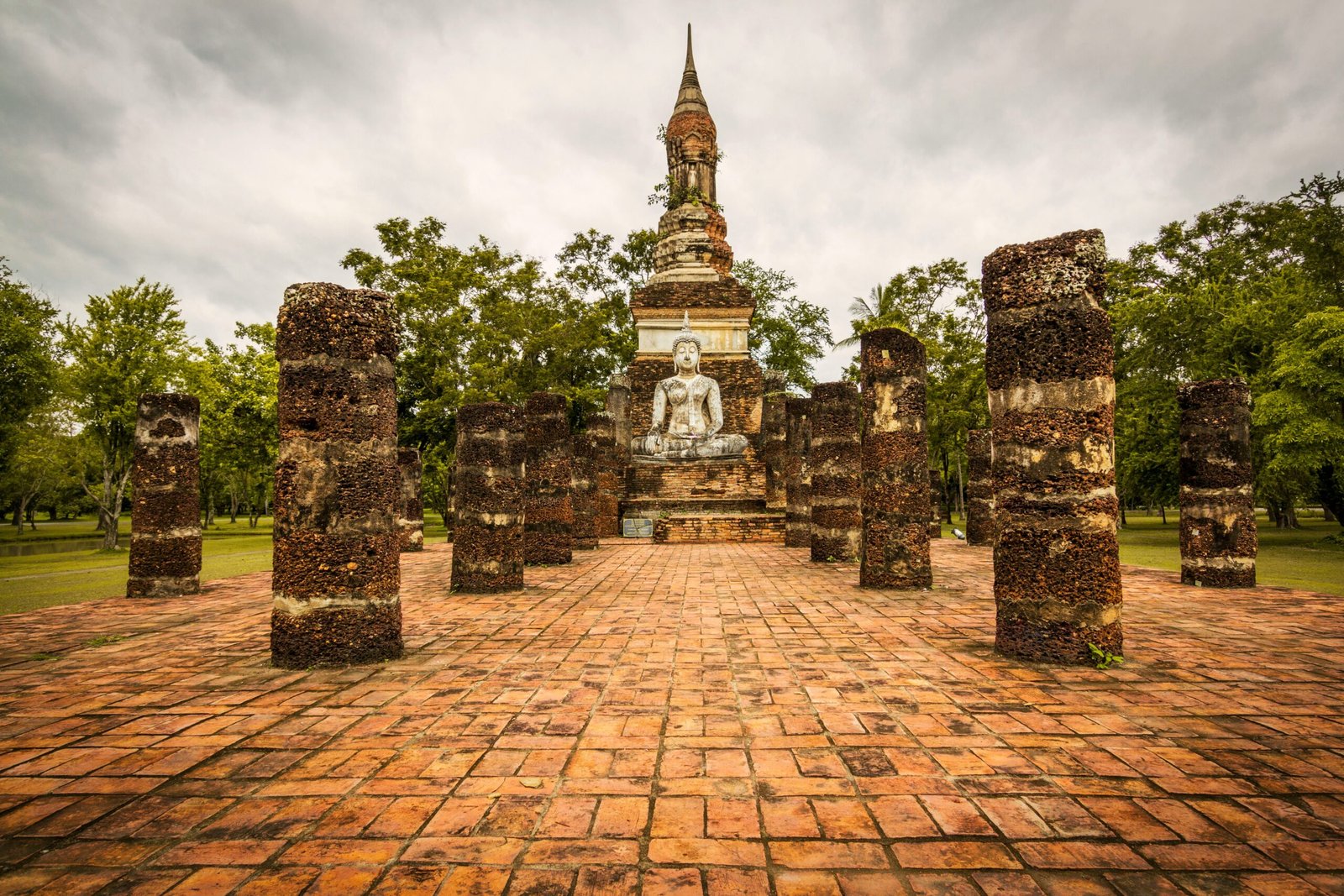 Train to Chiang Mai: A Thailand Luxury Train Journey | Marée & Meridian
